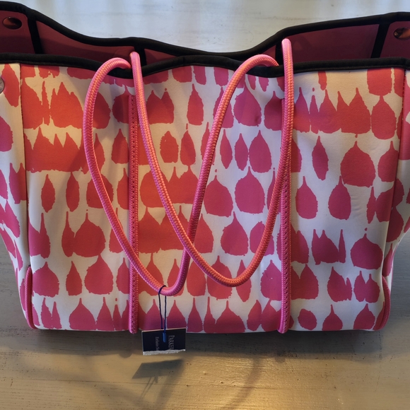 Parker & Hyde Pink and White Tote with Matching Clutch, Neoprene - Picture 6 of 15